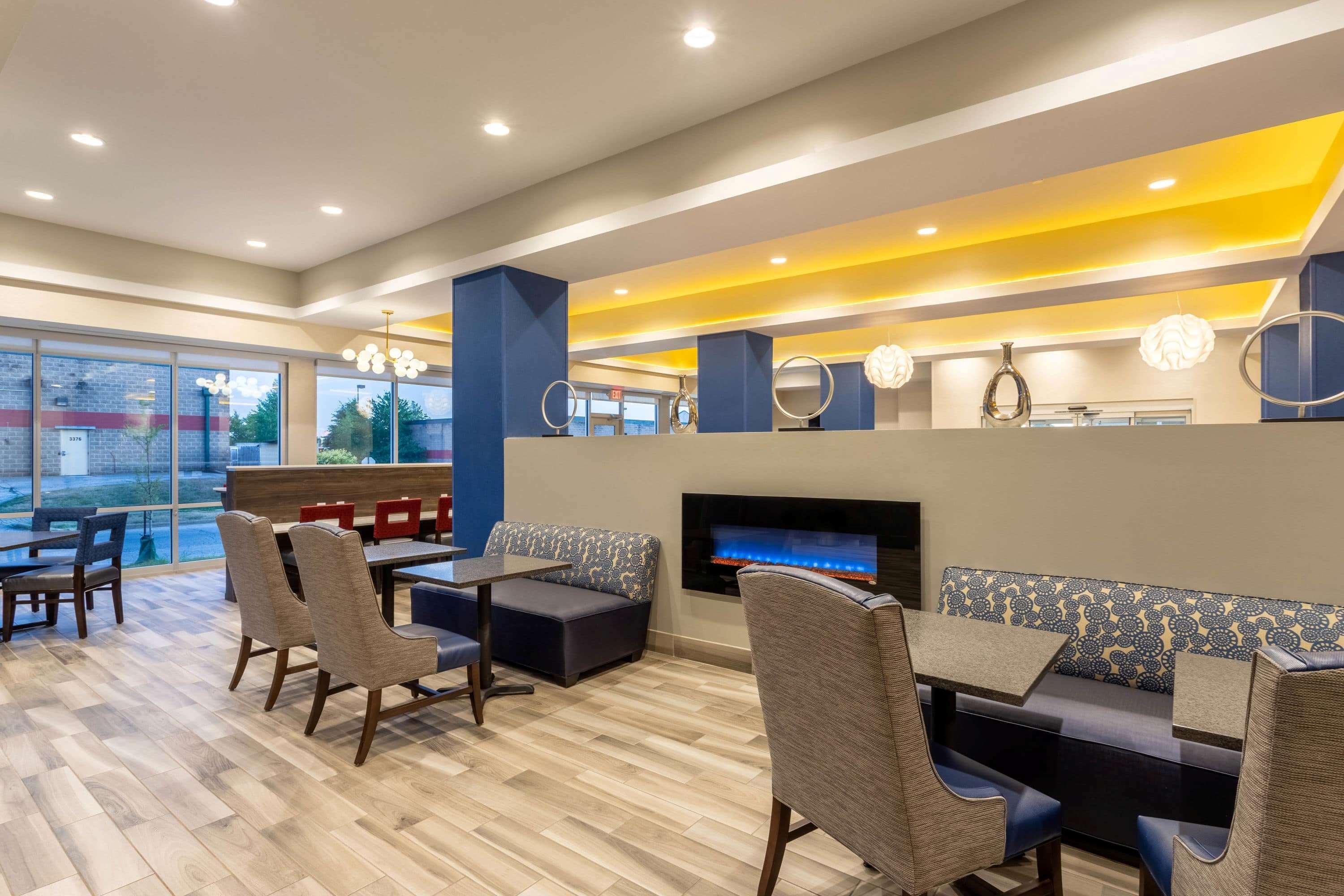 La Quinta Inn And Suites By Wyndham Блумінгтон Екстер'єр фото